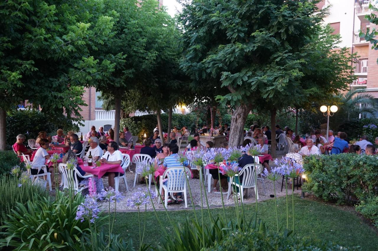Hotel Villa Fulgida Cattolica Exterior photo
