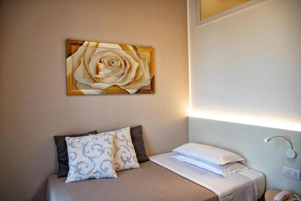 Hotel Villa Fulgida Cattolica Exterior photo