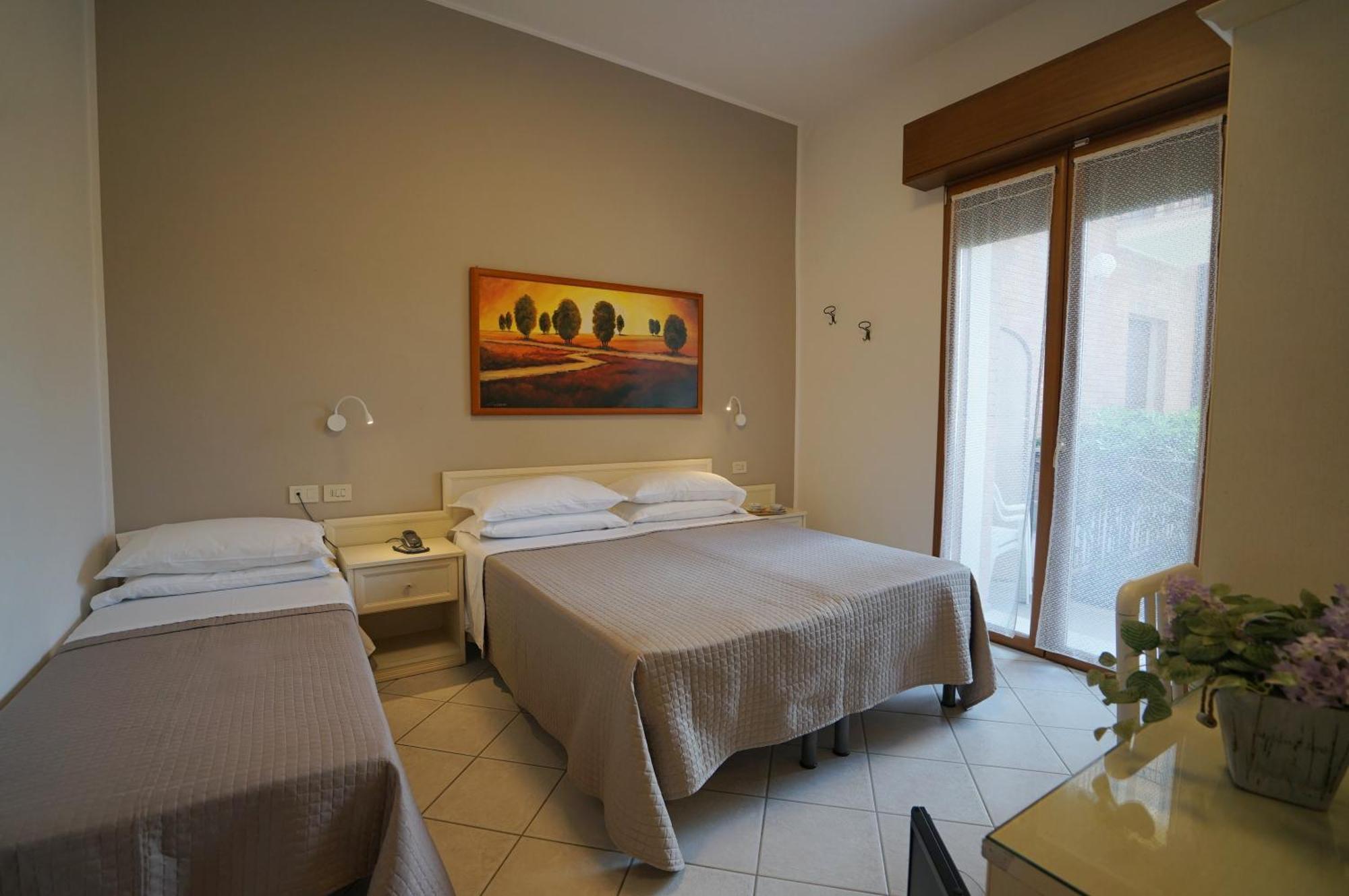 Hotel Villa Fulgida Cattolica Exterior photo