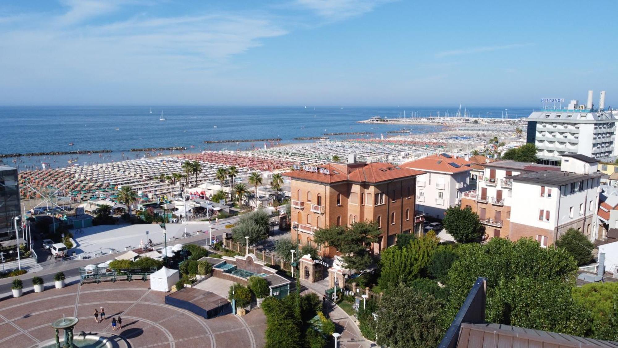 Hotel Villa Fulgida Cattolica Exterior photo