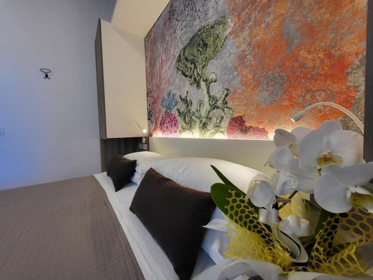 Hotel Villa Fulgida Cattolica Exterior photo