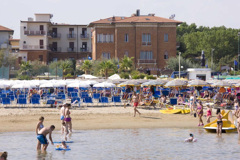 Hotel Villa Fulgida Cattolica Exterior photo
